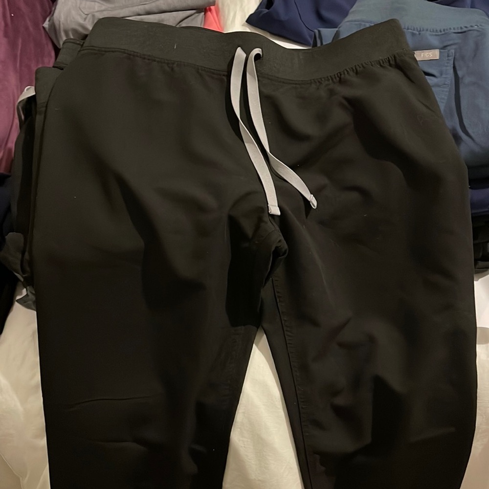 Figs Women’s Livingston Basic Scrub Pants